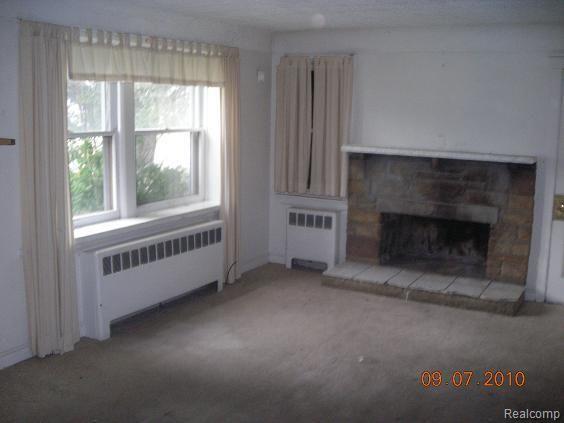 3947 Burns Street Inkster, MI 48141 - Photo 3 of 15 living room 2