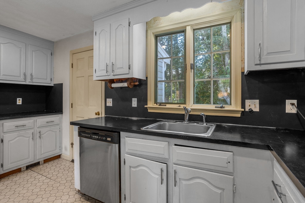25 Manor Way Barnstable, MA 02655 - Photo 12 of 40