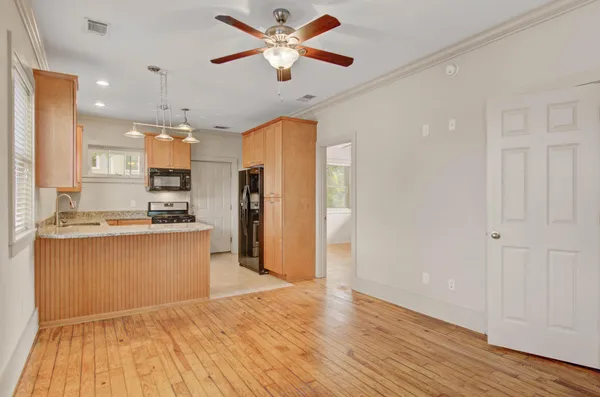 $3,045 | 455 Race Street, Unit A, Charleston, SC 29403