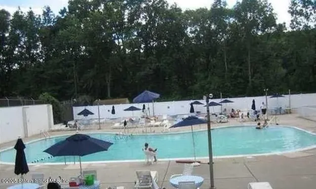 $225,000 | 1100 Clove Road, Unit 2N | Silver Lake