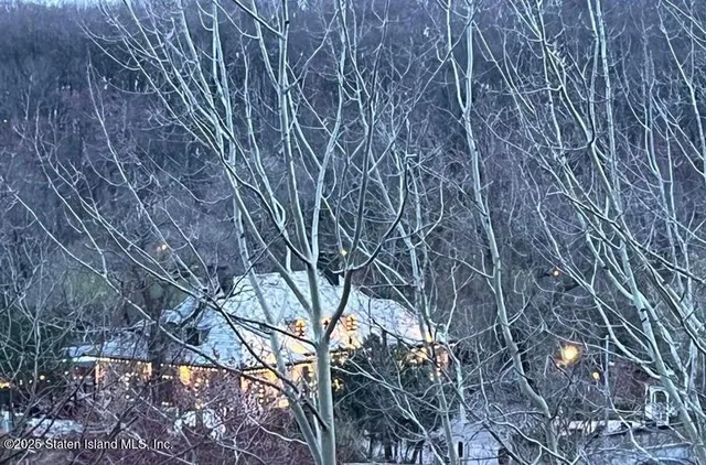 $225,000 | 1100 Clove Road, Unit 2N | Silver Lake