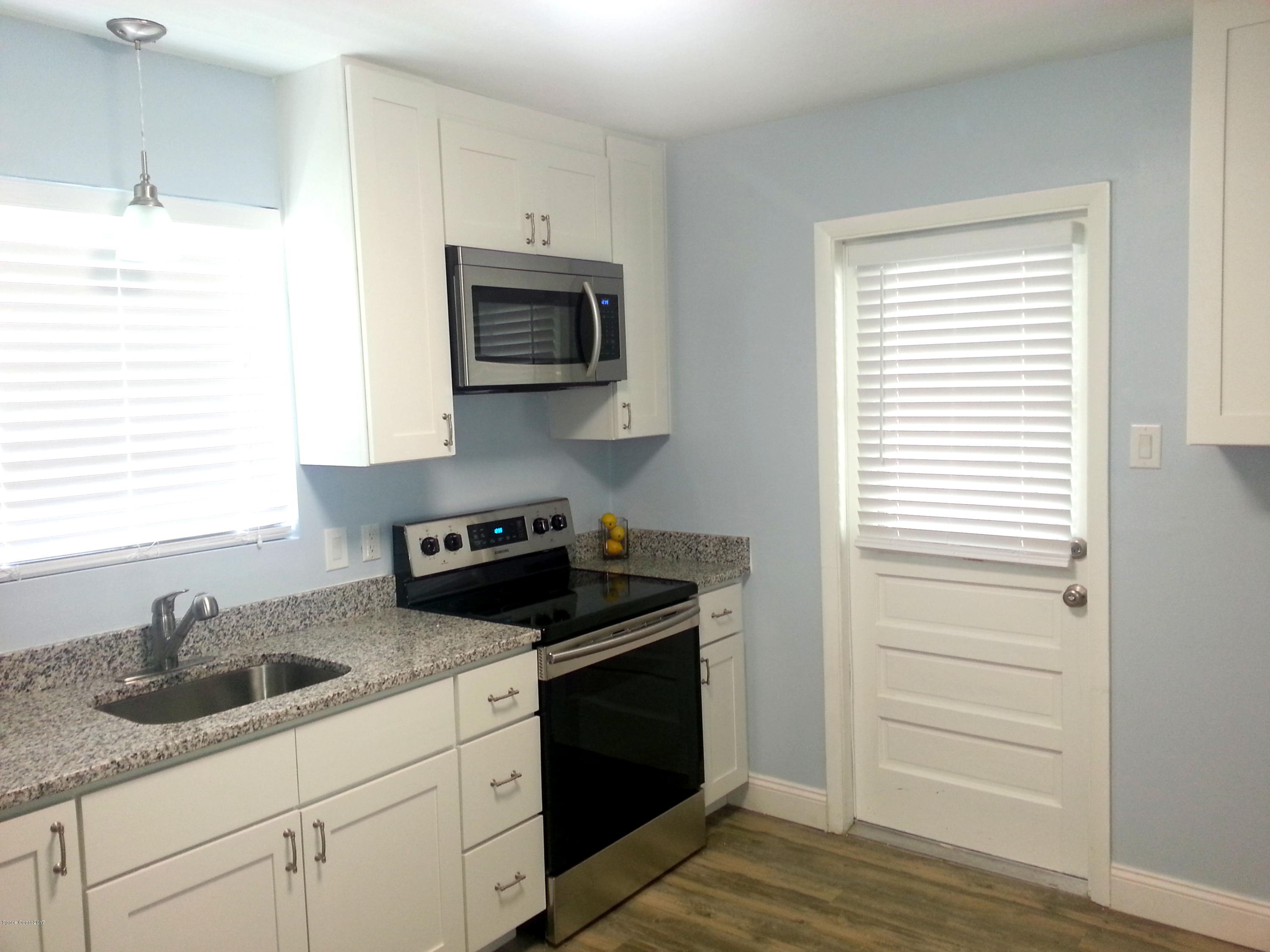 1020 Cherokee Road Southeast Palm Bay, FL 32909 - Photo 4 of 28 Granite Soft Close Cabinets