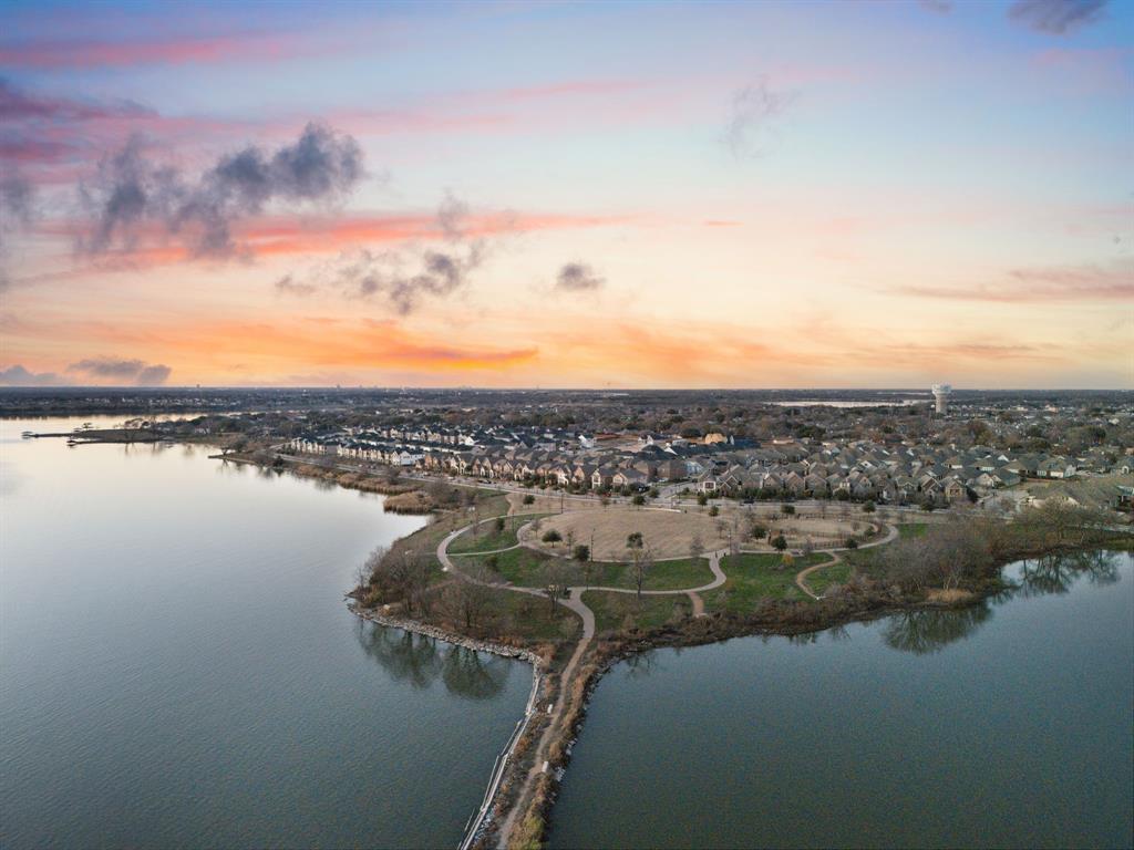 7505 Sunset Boulevard Rowlett, TX 75088 - Photo 25 of 33 a view of a lake from a city