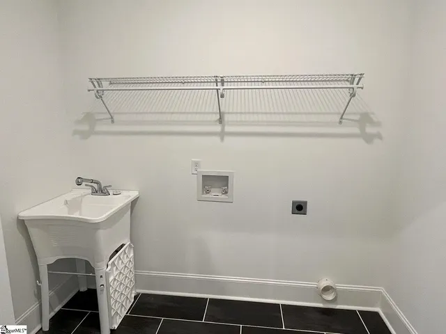 $2,300 | 305 Averill Street, Greenville, SC 29601