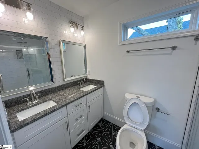 $2,300 | 305 Averill Street, Greenville, SC 29601