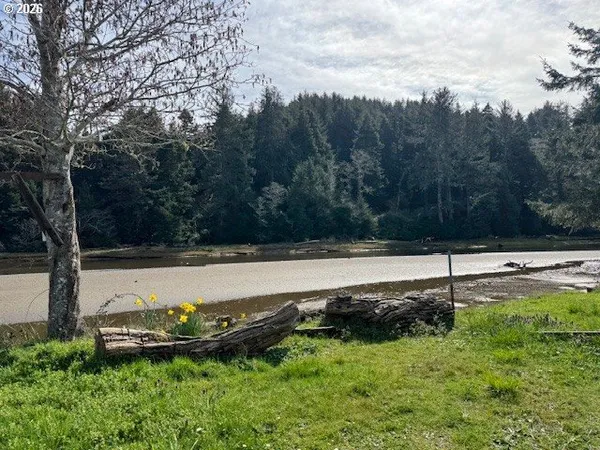$65,000 | 5142 Southeast Highway 101, Unit 28, Lincoln City, OR 97367