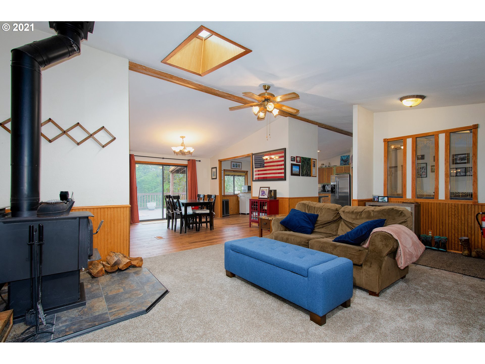 509 Northeast Pounder Road Corbett, OR 97019 - Photo 5 of 32 a living room with furniture and wooden floor