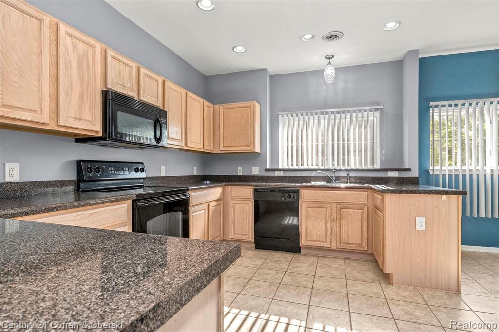 10854 Pardee Road Taylor, MI 48180 - Photo 8 of 32