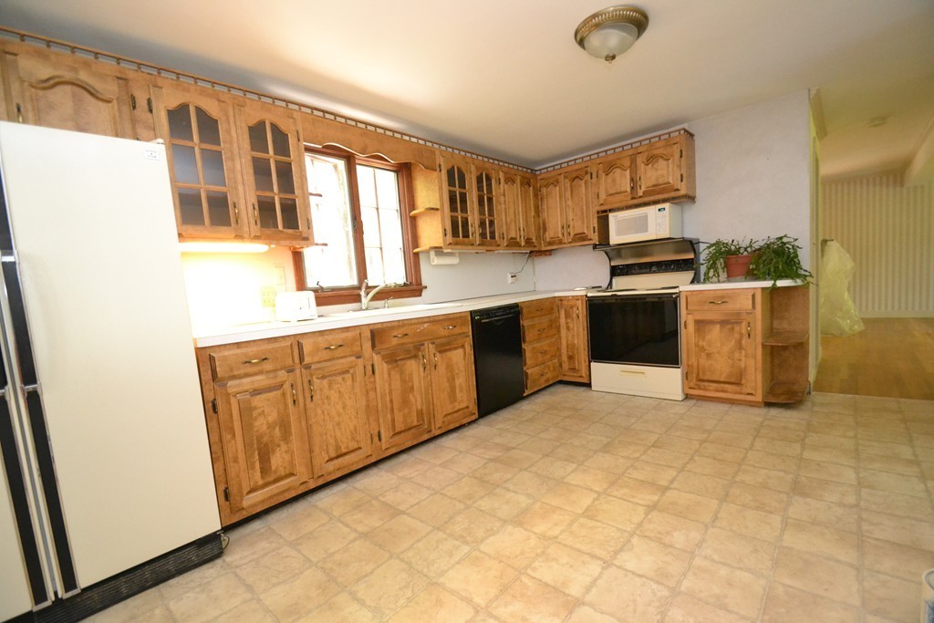 170 Boxboro Road Stow, MA 01775 - Photo 5 of 20