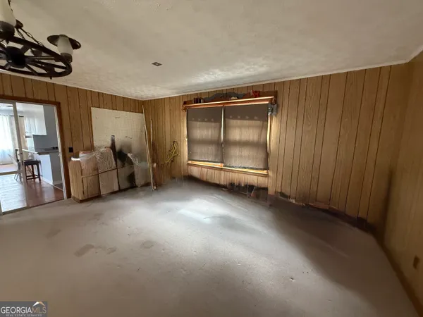 a view of livingroom with furniture