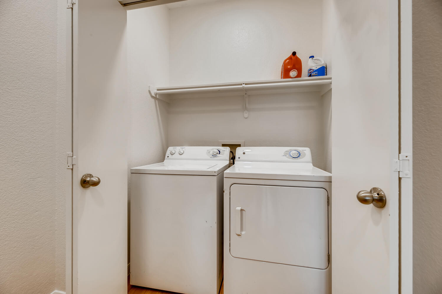 1206 Maple Avenue Austin, TX 78702 - Photo 37 of 39 a utility room with dryer and washer