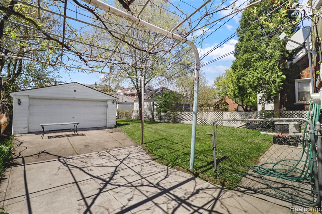 5003 Maple Street Dearborn, MI 48126 - Photo 34 of 41