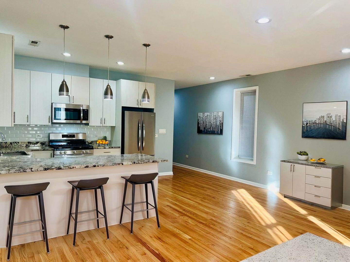 1750 West Cermak Road, Unit B Chicago, IL 60608 - Photo 2 of 16