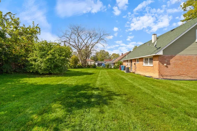 $219,900 | 162 Frederick Drive, Chicago Heights, IL 60411