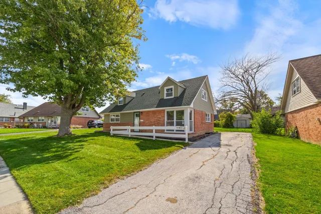 $219,900 | 162 Frederick Drive, Chicago Heights, IL 60411