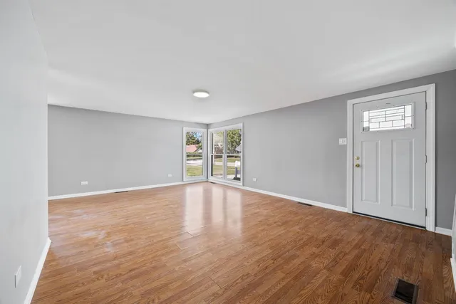 $219,900 | 162 Frederick Drive, Chicago Heights, IL 60411