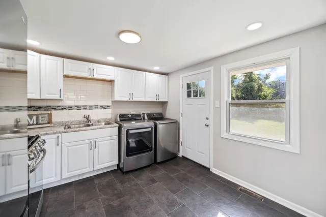 $219,900 | 162 Frederick Drive, Chicago Heights, IL 60411