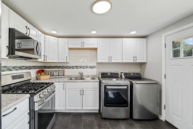 $219,900 | 162 Frederick Drive, Chicago Heights, IL 60411