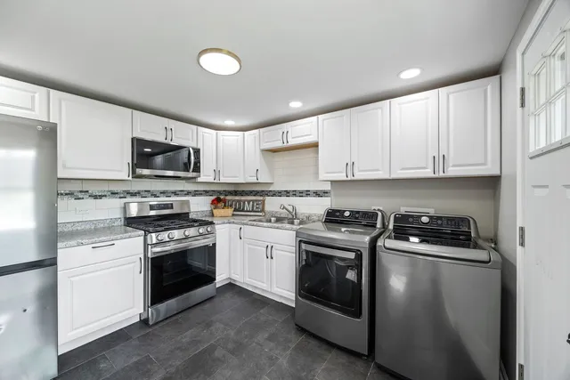 $219,900 | 162 Frederick Drive, Chicago Heights, IL 60411