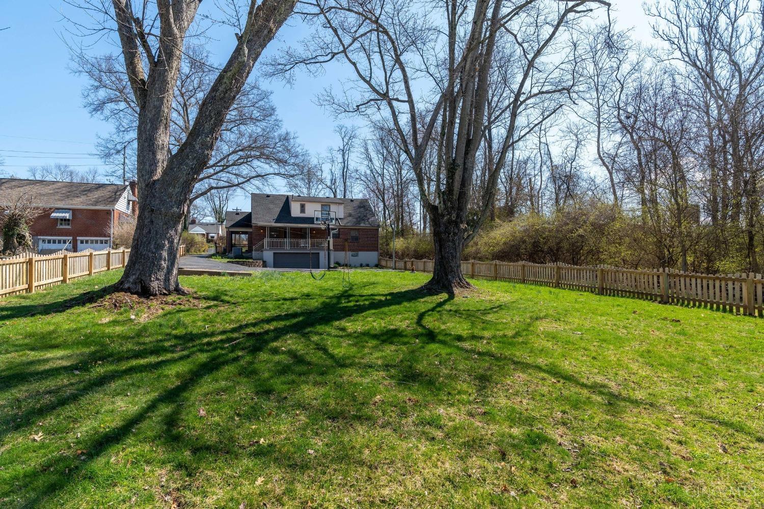 1247 Sutton Road Cincinnati, OH 45230 - Photo 36 of 43
