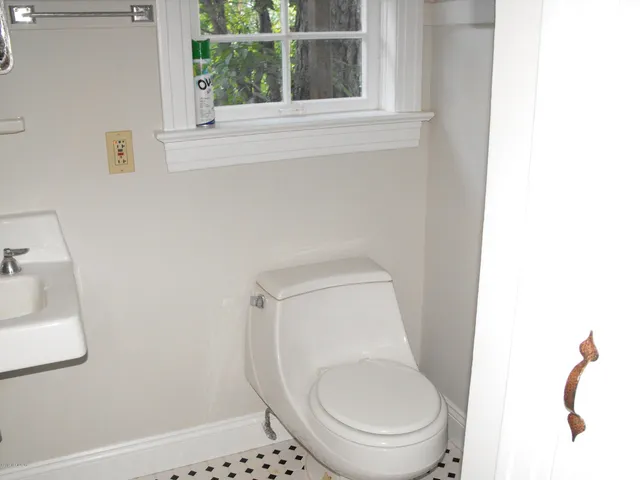 $995 | 2351 Ernest Street, Unit 1, Jacksonville, FL 32204