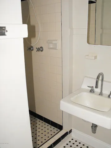 $995 | 2351 Ernest Street, Unit 1, Jacksonville, FL 32204