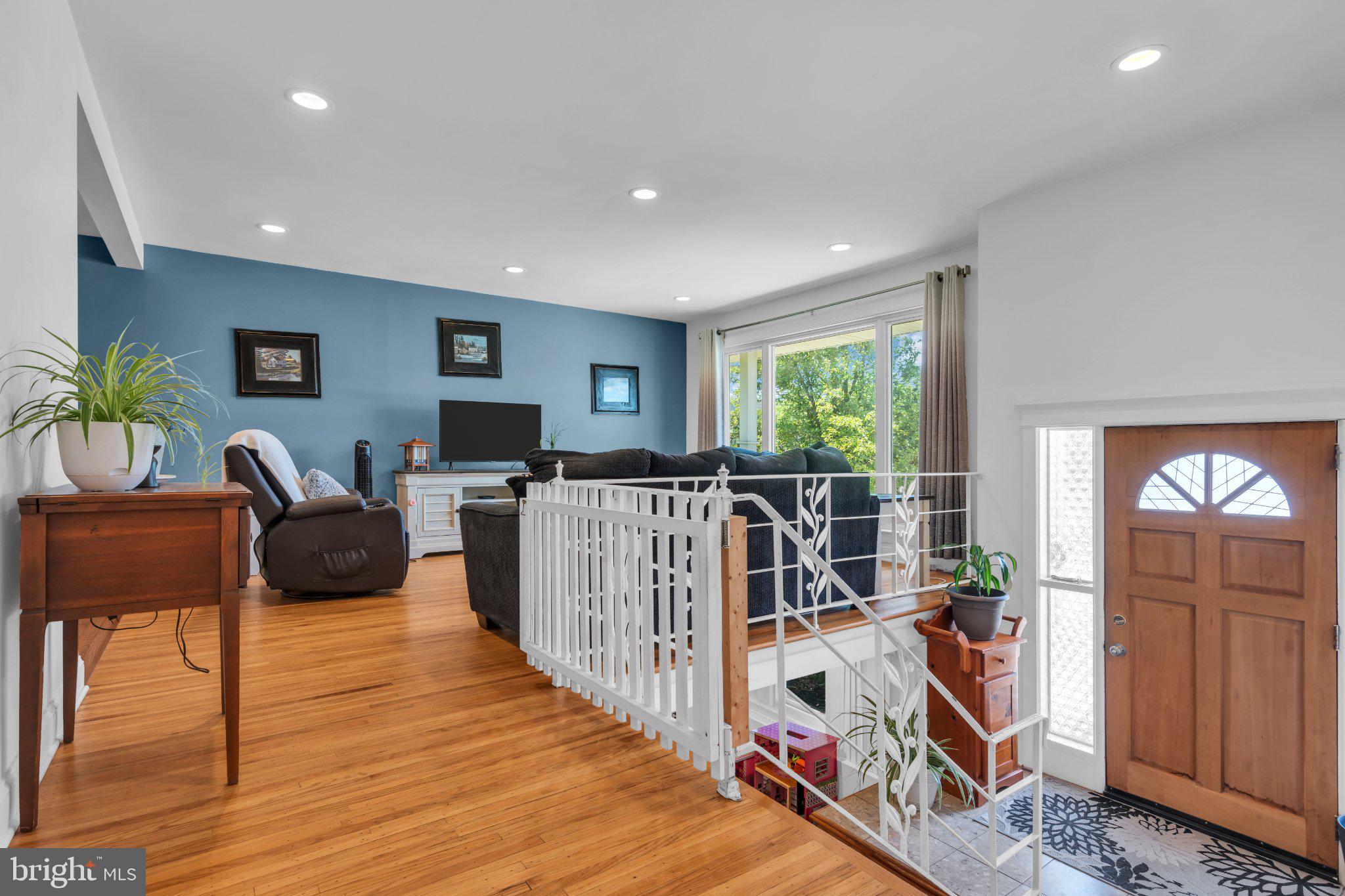 34 Haines Mill Road Delran, NJ 08075 - Photo 4 of 34 Bright and airy living space awaits.