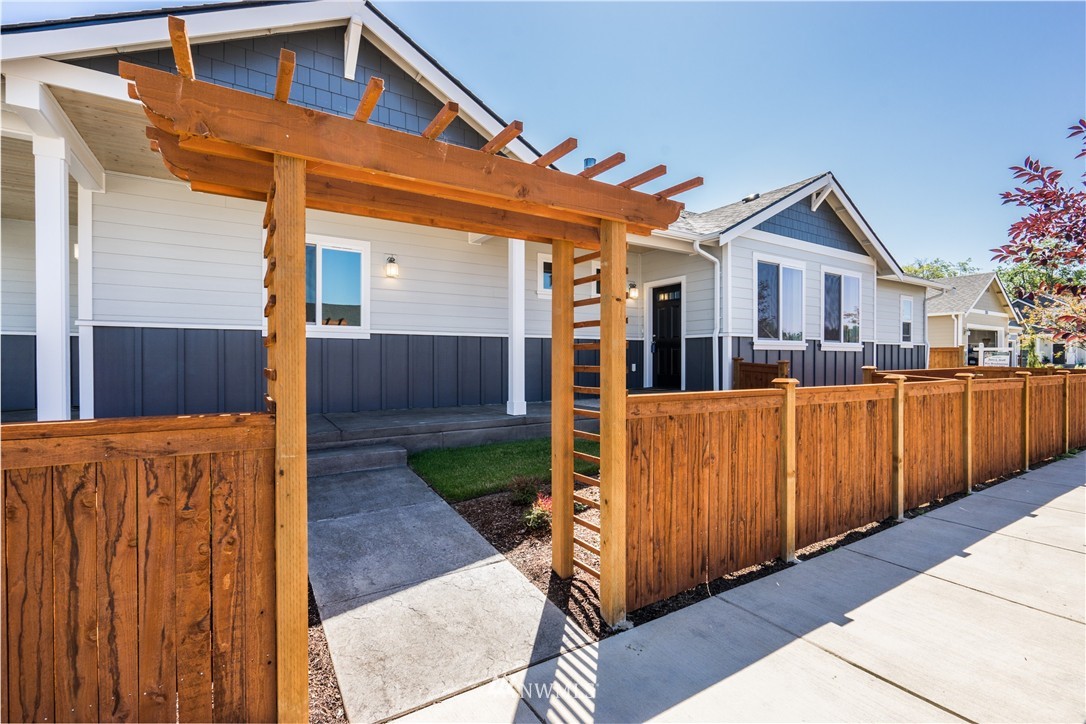 4002 McLaughlin Road Mount Vernon, WA 98273 - Photo 4 of 19 Gallery Image 4