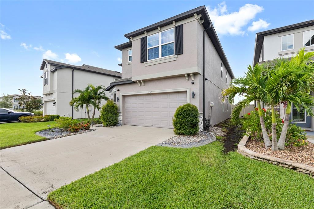 7537 Pool Compass Loop Wesley Chapel, FL 33545 - Photo 3 of 50 Gallery Image 3