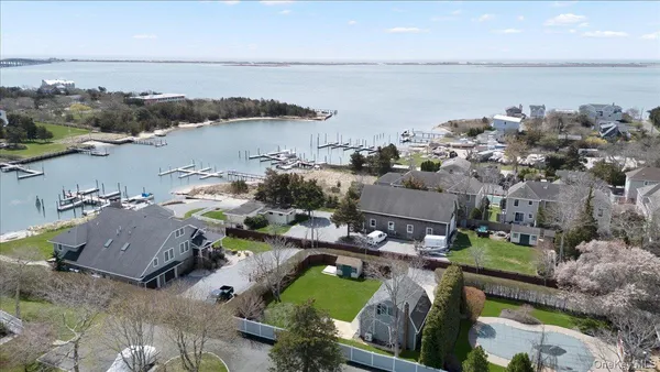 $3,750 | 25 Gardners Lane, Unit A, Hampton Bays, NY 11946