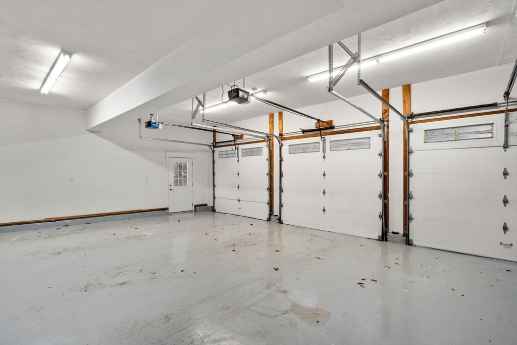 242 Boston Road Sutton, MA 01590 - Photo 33 of 39