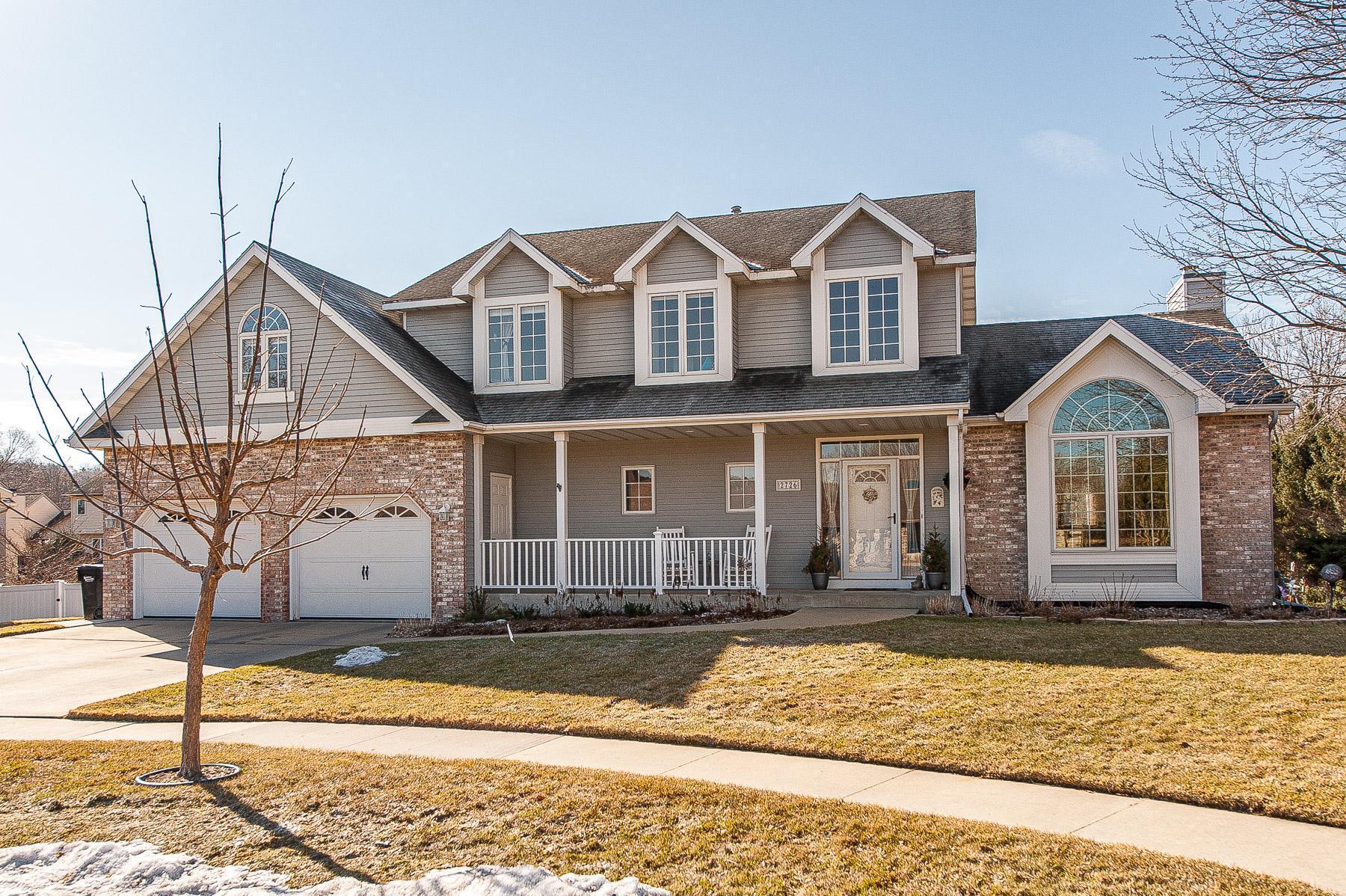 2726 Mayowood Lane Southwest Rochester, MN 55902 - Photo 1 of 45