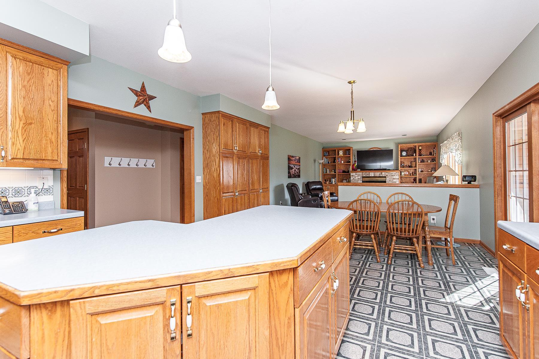 2726 Mayowood Lane Southwest Rochester, MN 55902 - Photo 13 of 45
