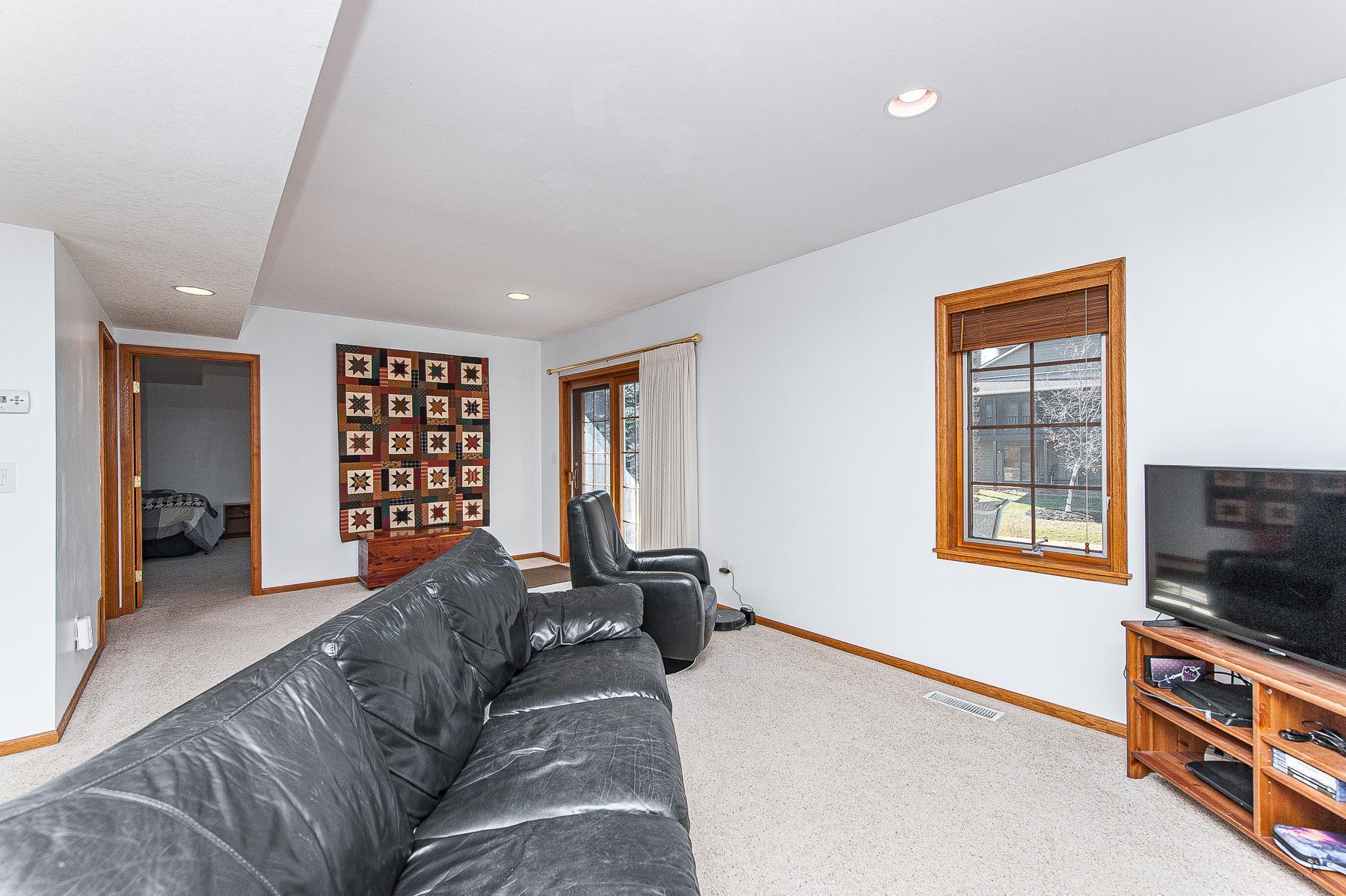 2726 Mayowood Lane Southwest Rochester, MN 55902 - Photo 37 of 45
