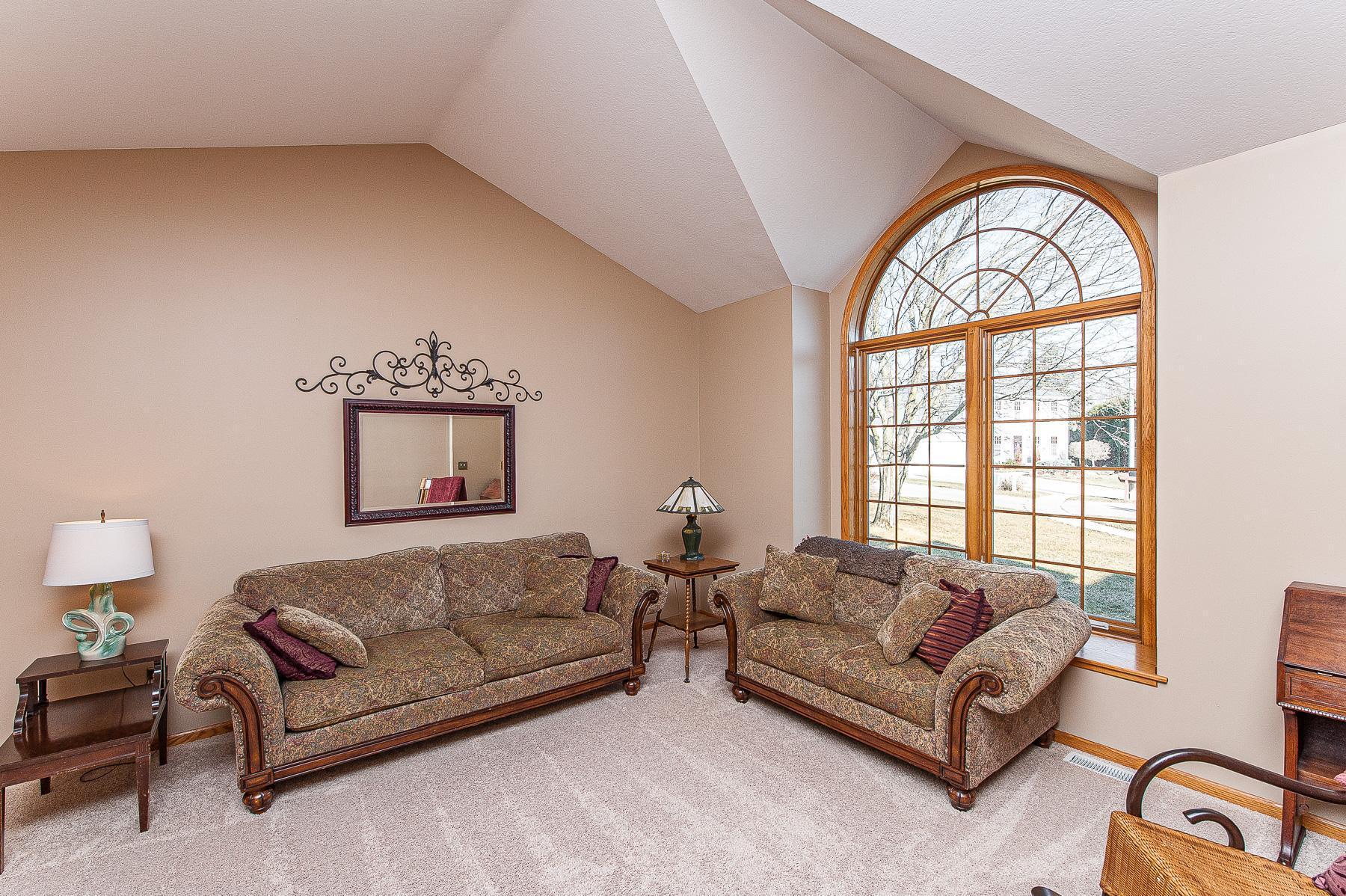 2726 Mayowood Lane Southwest Rochester, MN 55902 - Photo 6 of 45