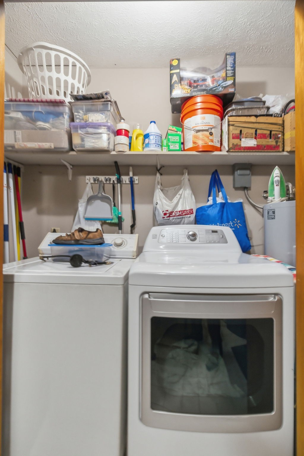 115 Gayla Court Portland, TN 37148 - Photo 15 of 46 a stove top oven sitting inside of a kitchen