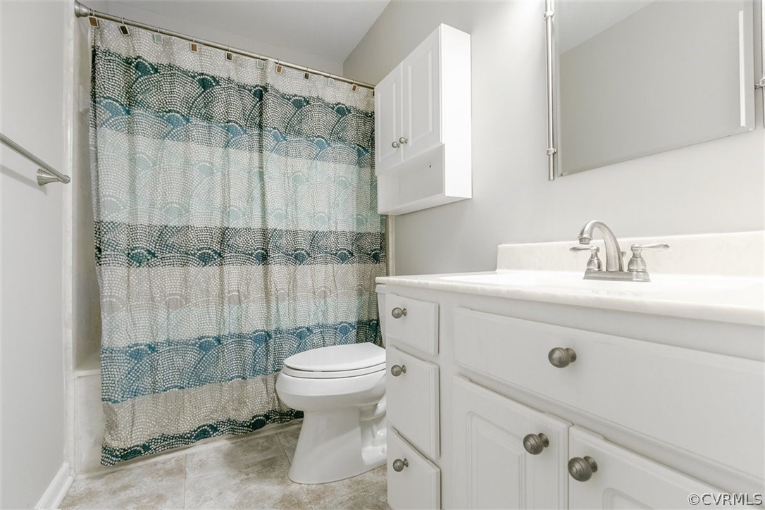 14315 Cove Ridge Place Midlothian, VA 23112 - Photo 12 of 48 Hall bathroom
