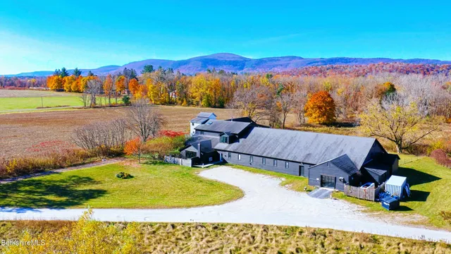 $2,500,000 | 1373 Boardman Street, Sheffield, MA 01257