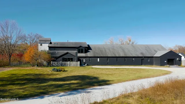 $2,500,000 | 1373 Boardman Street, Sheffield, MA 01257