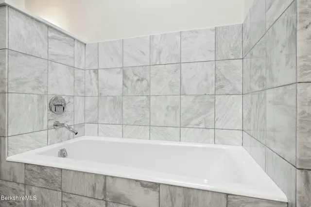 $2,500,000 | 1373 Boardman Street, Sheffield, MA 01257