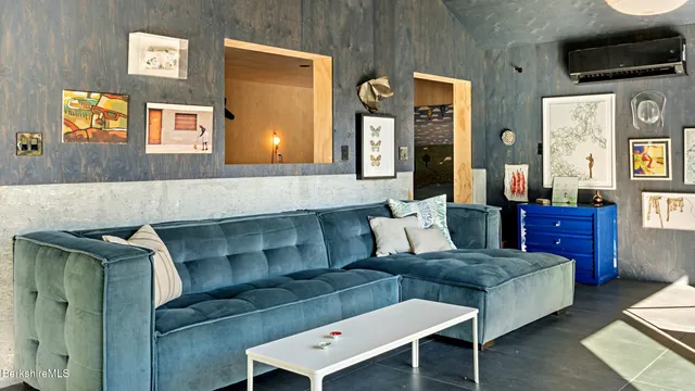 $2,500,000 | 1373 Boardman Street, Sheffield, MA 01257