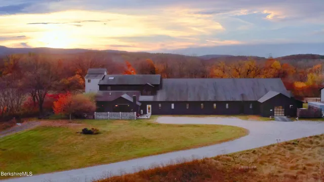 $2,500,000 | 1373 Boardman Street, Sheffield, MA 01257