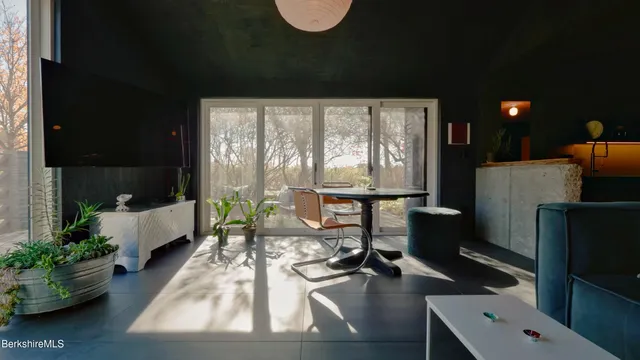 $2,500,000 | 1373 Boardman Street, Sheffield, MA 01257