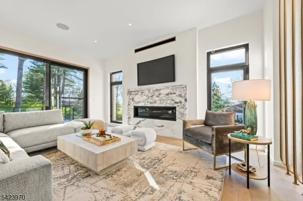 $4,789,000 | 9 Farbrook Drive, Short Hills, NJ 07078