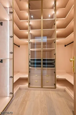 $4,789,000 | 9 Farbrook Drive, Short Hills, NJ 07078