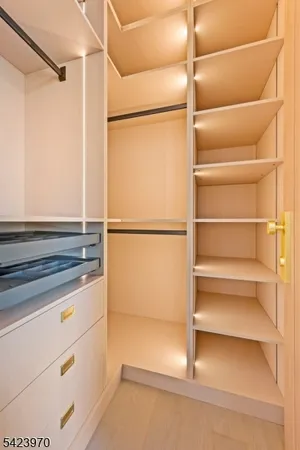 $4,789,000 | 9 Farbrook Drive, Short Hills, NJ 07078