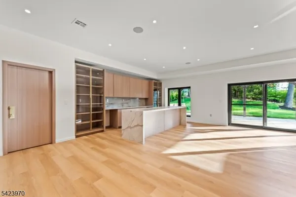 $4,789,000 | 9 Farbrook Drive, Short Hills, NJ 07078