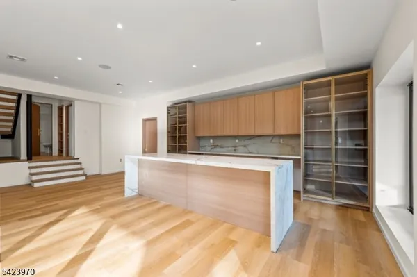 $4,789,000 | 9 Farbrook Drive, Short Hills, NJ 07078