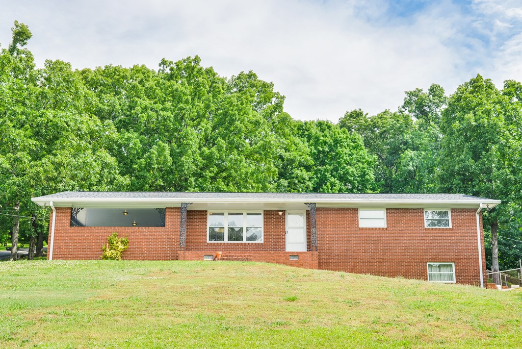 150 Curtis Road Dalton, GA 30720 - Photo 2 of 38 Gallery Image 2
