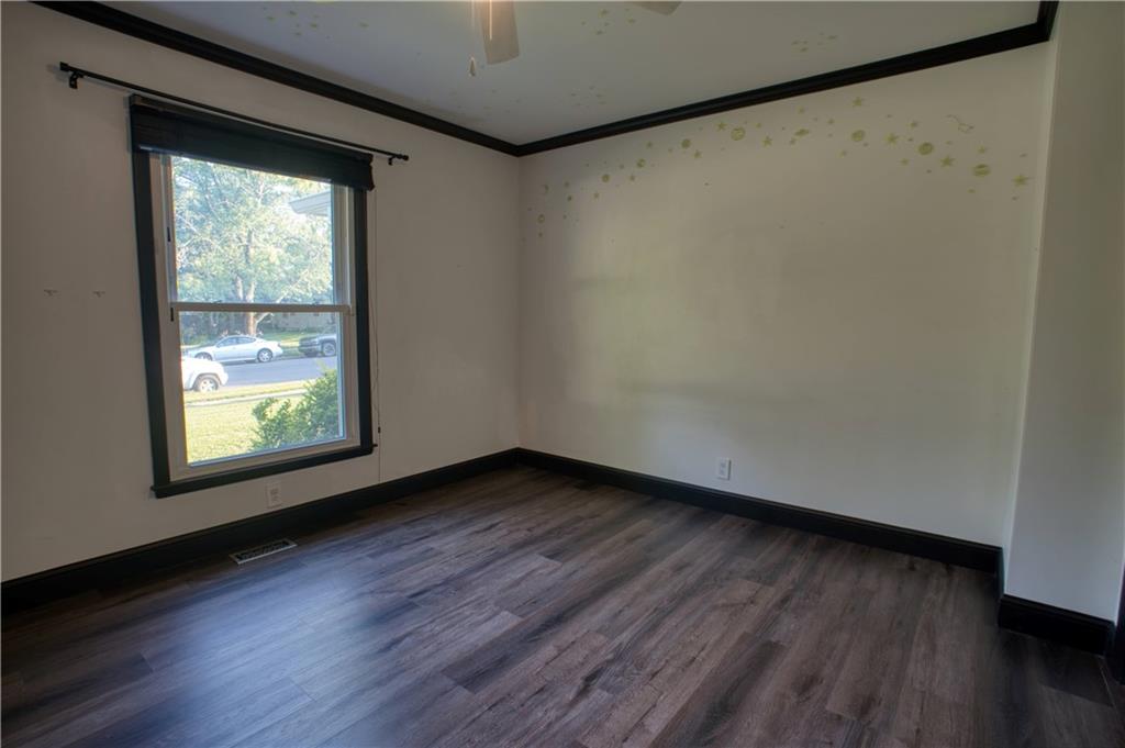 2010 Southwest 33rd Street Topeka, KS 66611 - Photo 18 of 31